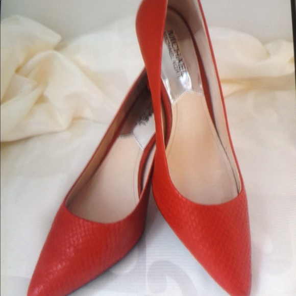 MK FLEX MID PUMP EMBOSSED LEATHER - Picture 3 of 8